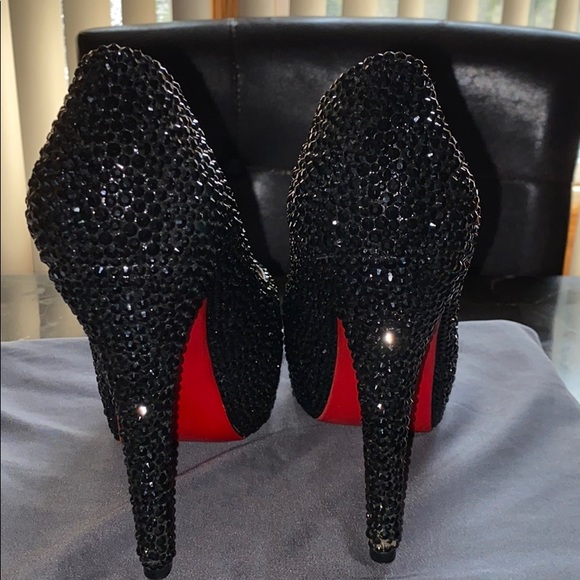 Red bottom heels - Picture 2 of 5